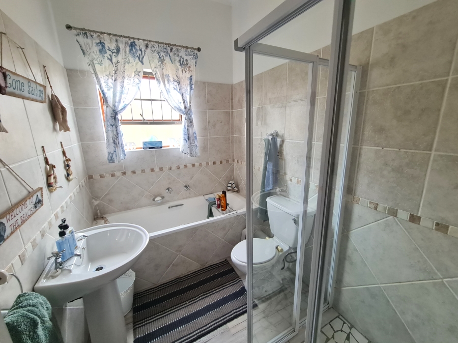 3 Bedroom Property for Sale in Jeffreys Bay Central Eastern Cape